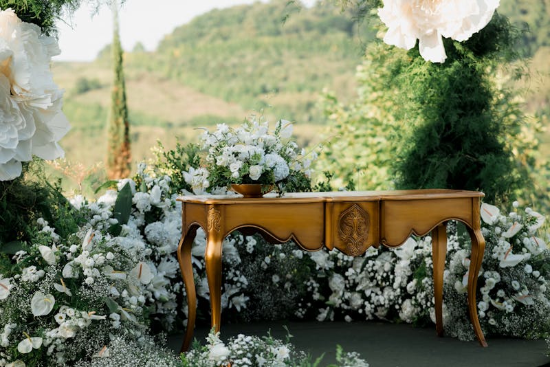 Composition florale de Noël rouge et verte